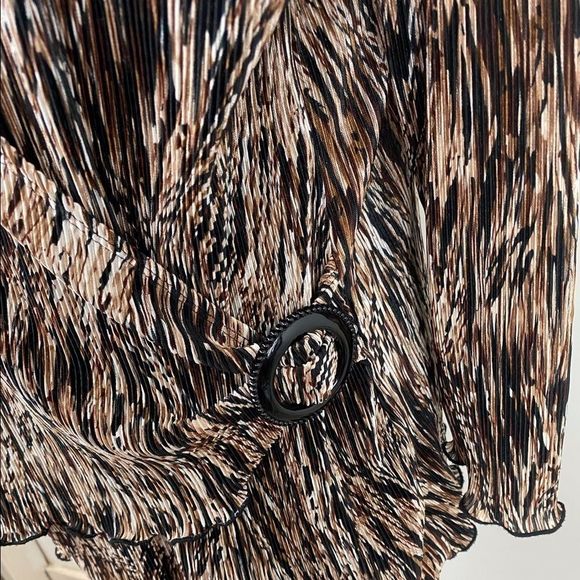 Notations size L mock style color is brown & black - Picture 2 of 6